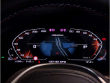 【BMWライブ・コックピット】コントロール・ディスプレイとインスツルメント・ディスプレイから構成されるディスプレイ・ネットワークにすべての情報がより分かりやすく表示されます。