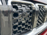 オリジナル4x4ブランドとしての誇りと自信、そして進化の伝統。4x4性能、デザイン、品質。本物とはJeepの全てであり、追い求めるさらなるたかみでもあるのです。