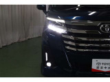 LEDライト装着で夜間走行も安全!前方だけでなく左右方向へも広範囲に照らすことができますので安心です!