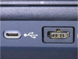 USB端子とHDMI端子を装備しております。