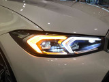エンジェルアイ、イカリングと呼ばれるBMWのライトの正式名称は「コロナリング」です。一目でBMWとわかる伝統のデザインです。