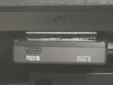 ドライブレコーダー本体ユニットはグローボックス上部にあります