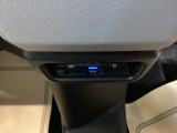【ETC車載器】カードを挿すだけでゲートをスルー。利用には車両情報を登録する「セットアップ」が別途必要です。