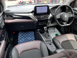 [室内]黒を基調としたシックな室内です☆落ち着いて運転して頂けます♪