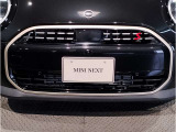 MINIの魅力のひとつは、豊富に用意されたボディカラーです。色々なカラー設定が御座いますので、明るめ、暗め、暖色系、寒色系など大まかな好みのお色から探していくとよいかもしれません。