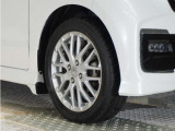 認定中古車では、厳しいHonda認定基準をクリアした厳選されたHonda認定中古車のみ、取り扱っております。「ご購入前の安心」「納車後の信頼」を車両と一緒に提供しております。