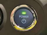 電子カードキーを携帯していれば、ボタンを押すだけでエンジンの始動がスマートに行えます