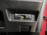 スッキリと収まった純正ビルトインETCが付いています。料金所も止まる事なくスムーズに追加できます。
