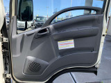 ☆クルマ買ったらエンジンオイル無料のテクノオートリアルです。納車時より走行距離4000キロ又は6ヶ月に一回のペースでご来店していただければ、エンジンオイル交換が無料です!工賃・オイル代金が0円!