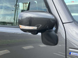 視認性が良い大型ミラー。安全運転に大活躍です!