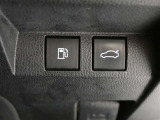 トランクオープナーが有り、運転席からもトランクを開くことが出来ます!