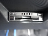 ETC車載器を装備。有料道路の料金所をスムーズに通過できます。