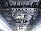 フロント下廻りもキズが少なく、良好な状態となっております。