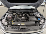 厳格な専門教育を受け、フォルクスワーゲン車をケアし続けて培った豊富な知識と専門機器を使いこなす熟練の技術をもとに、あなたのクルマを的確に診断してベストコンディションに仕上げます。