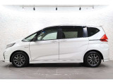 このお車はホンダ純正光脱臭・抗菌加工を納車前に致します。光触媒消臭は光触媒と銀イオンにより消臭とウイルス除菌や抗菌効果のダブル効果で車内を快適に保ちます。