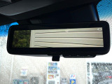 【デジタルインナーミラー】後席の大きな荷物や同乗者で後方が確認しづらい時でも安心!カメラが撮影した車両後方の映像をルームミラー内に表示。クリアな視界で状況の確認が可能です!