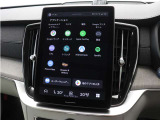 Google搭載のボルボなら、車内にいながら多彩なデジタルライフをお楽しみいただけます。Google Playから必要なアプリをダウンロードして、有意義な移動時間を楽しみましょう。