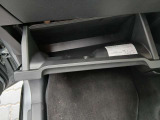 ワイド保証つきなので、旅先での故障も出張先での故障も、アナタのカーライフをがっちりサポート。一年間の保証では、短いよと、思ってるあなたに・・・もちろん延長保証も用意があり、最長で合計3年間にも可能です