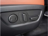 【パワーシート】スイッチ一つで簡単にシートの微調整が可能。電動だから力もいりません。自分に最適なシートポジションにセットして、快適なドライブをお楽しみください。