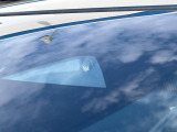 【スマートブレーキサポート】走行中に前方の車両等を認識し、衝突しそうな時は警報とブレーキで衝突回避と被害軽減をアシスト。より安全にドライブをお楽しみいただけます。