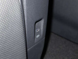 USBポート付きですので携帯等の充電もできます。