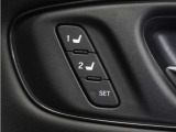 【ドライビングポジションシステム】Hondaスマートキー、DRIVER1・DRIVER2のそれぞれにシート位置を記憶でき、乗車時に使用キーを判別して自動で調整を行います。