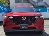 従来のマツダの車より幅を広く持たせより迫力のあるフロントフェイスとなっております。
