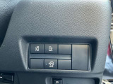 停車中でもエンジンがかかっていればガソリンは消費されてしまいます。ガソリン節約のためアイドリングストップがついています。