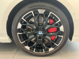 アウトバーンでの走行を見据えたBMWのブレーキシステムはもしもの時にもいち早くマシンを停止してくれます。