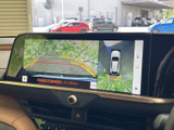狭い場所での駐車や車庫入れをサポート。後方の状況を画面で確認できるので、安全に運転できます。安心の運転を支援します。