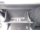 グローブボックスです!車検証入ります!