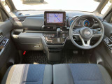 左右に視界が広く、見通しが良いので楽々運転することができます!