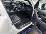 カラーヘッドアップディスプレイ・GR専用ブラックインテリア。
