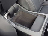 【サンルーフ装備】洗練された機能性の高いインテリア。長く使っても飽きないデザインがAudiです。触感にもこだわっております。