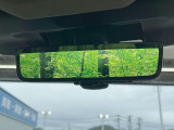 【スマートリヤビューミラー】後席の大きな荷物や同乗者で後方が確認しづらい時でも安心!カメラが撮影した車両後方の映像をルームミラー内に表示。クリアな視界で状況の確認が可能です!