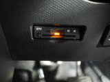 ETC車載器が装備されています。有料道路での通行料支払いがスムーズにできます。