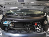 日常手を入れないエンジンルーム・タイヤハウス・ドア開口部など見えない所もキレイにしています。