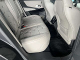 フランス車は見るものを魅了する唯一無二のデザイン。