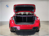 【トランクルーム】十分な容量を確保したトランクルーム。環境へ配慮したスペアタイヤ非搭載のBMW。その分、トランクスペースを有効活用できる様にしてあります。