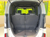 普段のお買い物や通勤、送迎等に十分な荷室スペースを確保しております。セカンドシートを倒すと、大きな荷物の積載も可能です♪