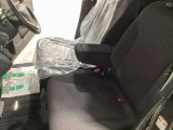 肘掛けがあります。