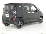 両側パワースライドドア付きだから、狭い駐車スペースなどでの 乗り降りラクラク!小さなお子さまのいるご家庭には嬉しい装備。