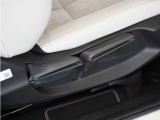 ◆シートハイトアジャスター◆運転席を上下に高さ調節ができます!運転ポジションを体格に合わせてシート調整できます。
