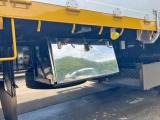 ボデー運転席側後方にステンレス製の工具箱が付いています。