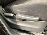 シートリフター機能付き。 自分の最適ポジションを、見つけていただけます。