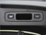 ◆予約クローズ機能付きパワーテールゲート◆キーや運転席のボタン、ハンズフリー機能など多彩なアクセスで自動開閉できます。