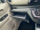 収納もバッチリ!小物が散乱しがちな車内もスッキリさせる事ができますね♪