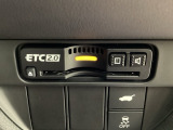 ETCが付いてます。ETC搭載車しか通過できないスマートICが利用できるようになりますよ!現在スマートICの設置箇所も増えてきているので、高速道路利用の幅が広がりますね☆