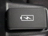 ★USB充電ソケット付ですので、スマートフォン等の充電もアダプター無しで可能です★