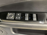 パワーウインドウスイッチ、いたずら防止・挟みこみ防止に、ウインドウロックスイッチを使用ください。便利な電動可倒式ミラースイッチ、集中ドアロックスイッチ